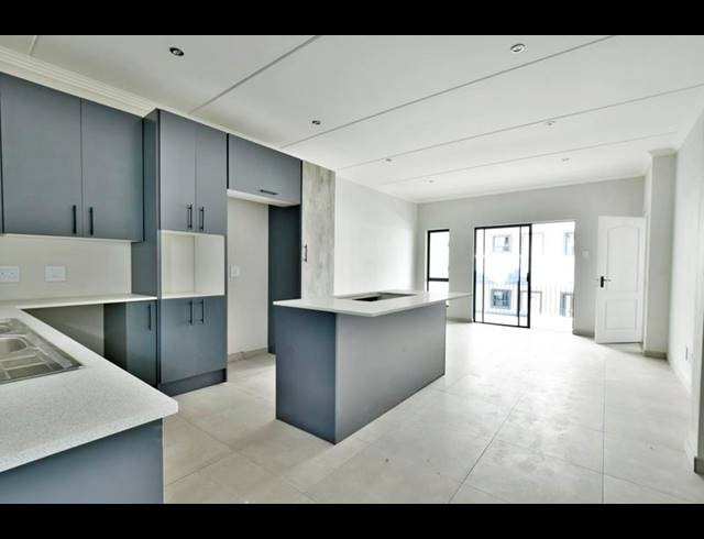 2 BEDROOM APARTMENT FOR SALE IN BRYANSTON